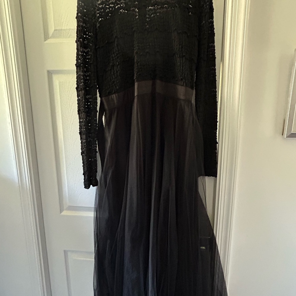 Elegant Black Lace Evening Dress